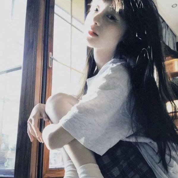 蒙娜丽莎与血月
